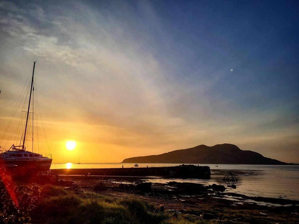 Cosy Cottage With Sea Views Close To Local Shops. Lamlash Luaran gambar